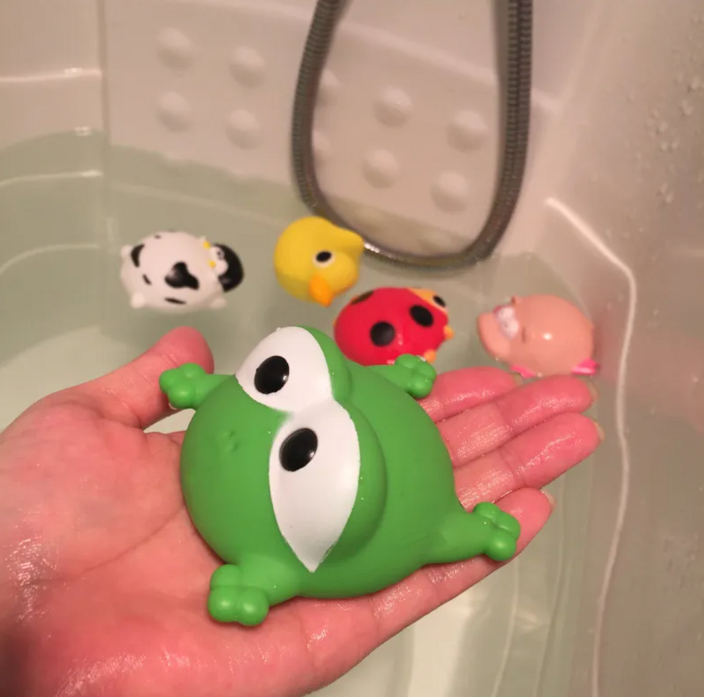 Water Spraying Animal Bath Toys