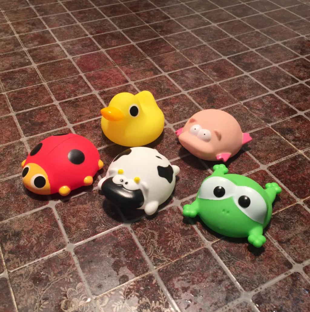 Water Spraying Animal Bath Toys